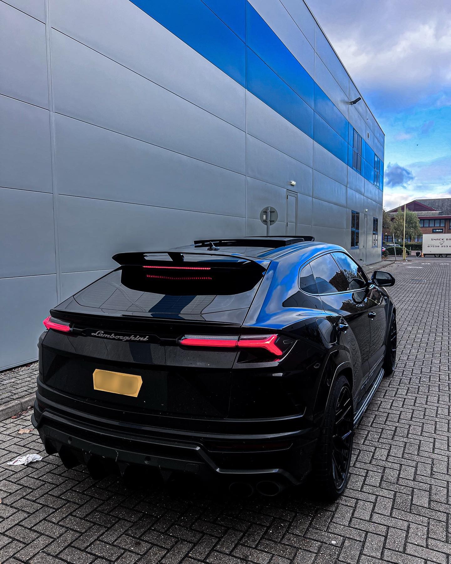 Lamborghini Urus rear